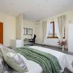 Przestronny Dom Z 3 Sypialniami W Doskonalej Lokalizacji W Poblizu Lotniska By Renters Feriehus