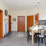 Przestronny Dom Z 3 Sypialniami W Doskonalej Lokalizacji W Poblizu Lotniska By Renters Feriehus *