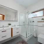 Przestronny Dom Z 3 Sypialniami W Doskonalej Lokalizacji W Poblizu Lotniska By Renters Feriehus