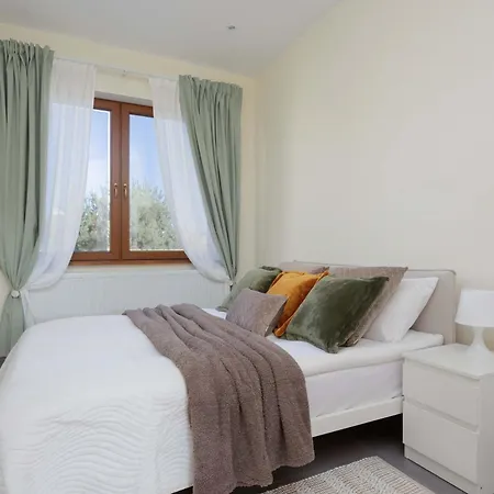 Vakantiehuis Przestronny Dom Z 3 Sypialniami W Doskonalej Lokalizacji W Poblizu Lotniska By Renters *