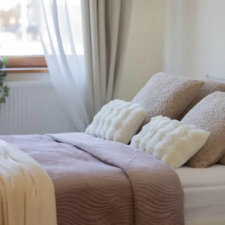 Vakantiehuis Przestronny Dom Z 3 Sypialniami W Doskonalej Lokalizacji W Poblizu Lotniska By Renters
