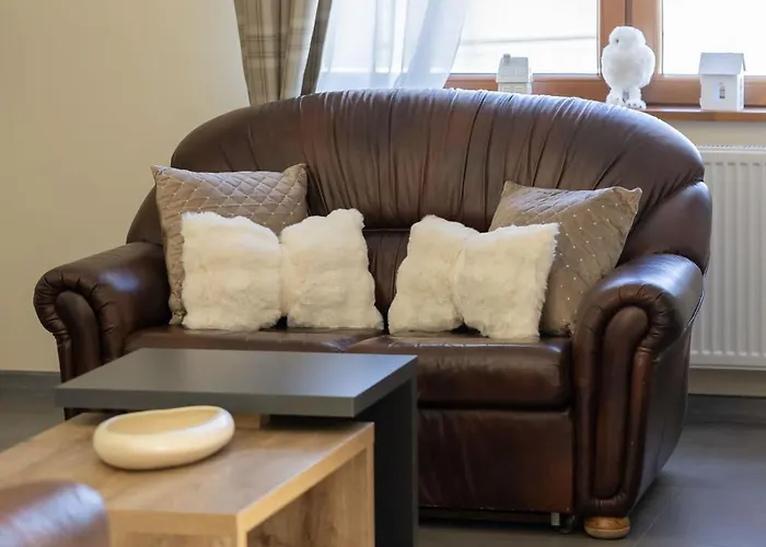 Przestronny Dom Z 3 Sypialniami W Doskonalej Lokalizacji W Poblizu Lotniska By Noclegi Renters Feriehus