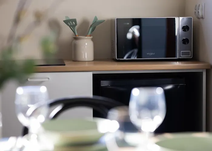 Przestronny Dom Z 3 Sypialniami W Doskonalej Lokalizacji W Poblizu Lotniska By Noclegi Renters Casa vacanze Varsavia