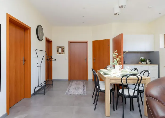 Przestronny Dom Z 3 Sypialniami W Doskonalej Lokalizacji W Poblizu Lotniska By Noclegi Renters Casa vacanze *