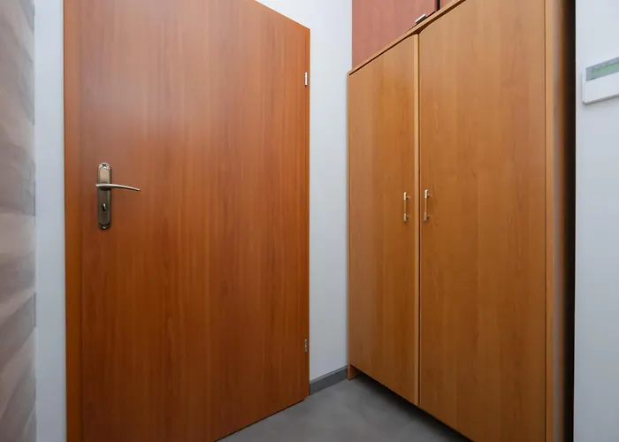 Przestronny Dom Z 3 Sypialniami W Doskonalej Lokalizacji W Poblizu Lotniska By Noclegi Renters * Varsavia