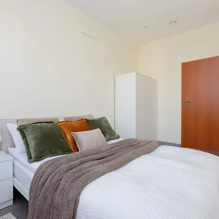 Przestronny Dom Z 3 Sypialniami W Doskonalej Lokalizacji W Poblizu Lotniska By Noclegi Renters Prázdninový dům