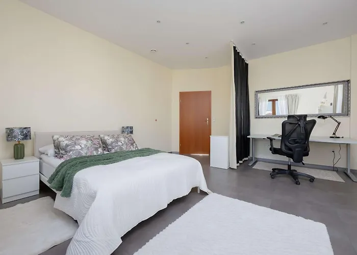 Przestronny Dom Z 3 Sypialniami W Doskonalej Lokalizacji W Poblizu Lotniska By Noclegi Renters Dom wakacyjny Warszawa