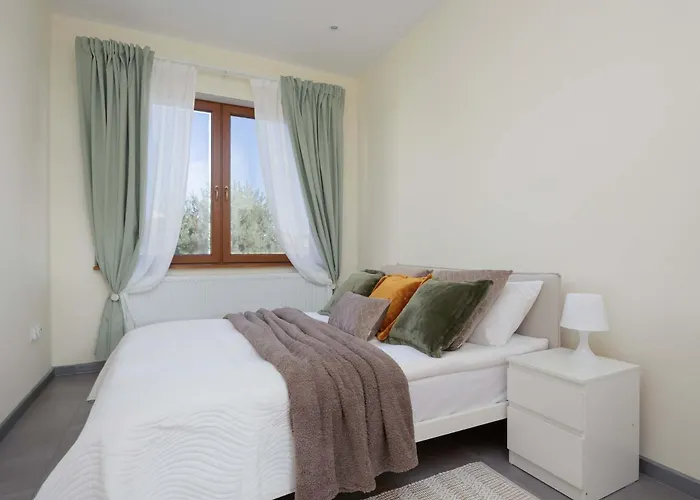 Dom wakacyjny Przestronny Dom Z 3 Sypialniami W Doskonalej Lokalizacji W Poblizu Lotniska By Noclegi Renters *