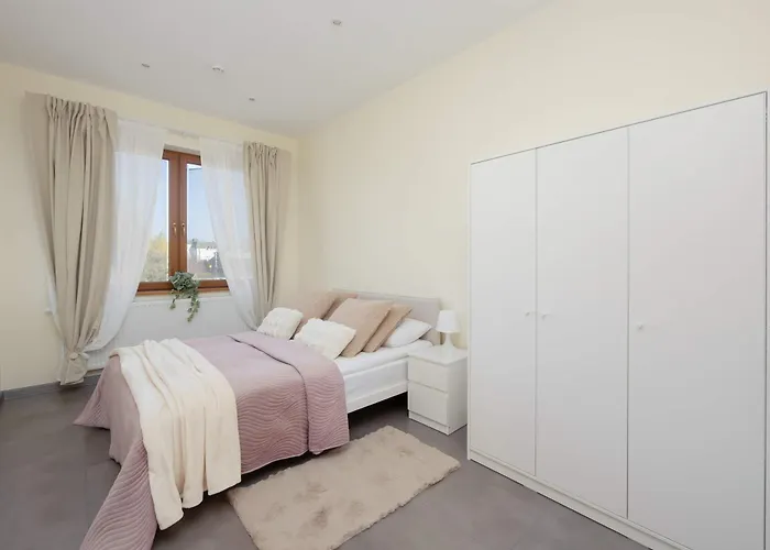 Przestronny Dom Z 3 Sypialniami W Doskonalej Lokalizacji W Poblizu Lotniska By Noclegi Renters Prázdninový dům