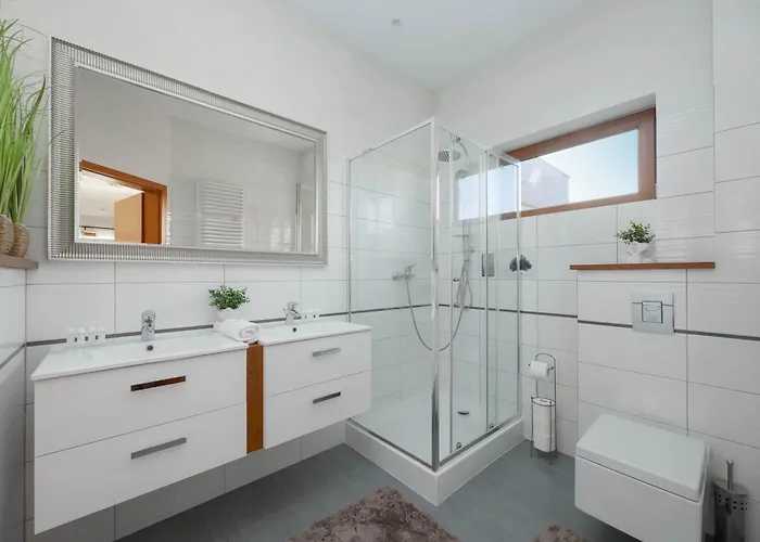 Przestronny Dom Z 3 Sypialniami W Doskonalej Lokalizacji W Poblizu Lotniska By Noclegi Renters Prázdninový dům