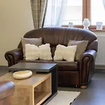 Przestronny Dom Z 3 Sypialniami W Doskonalej Lokalizacji W Poblizu Lotniska By Renters Сasa de vacaciones