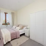 Przestronny Dom Z 3 Sypialniami W Doskonalej Lokalizacji W Poblizu Lotniska By Renters Сasa de vacaciones