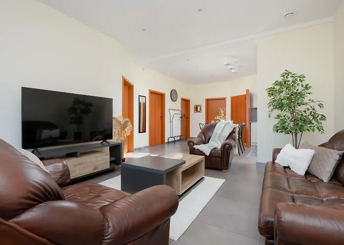 Przestronny Dom Z 3 Sypialniami W Doskonalej Lokalizacji W Poblizu Lotniska By Noclegi Renters 度假居 *